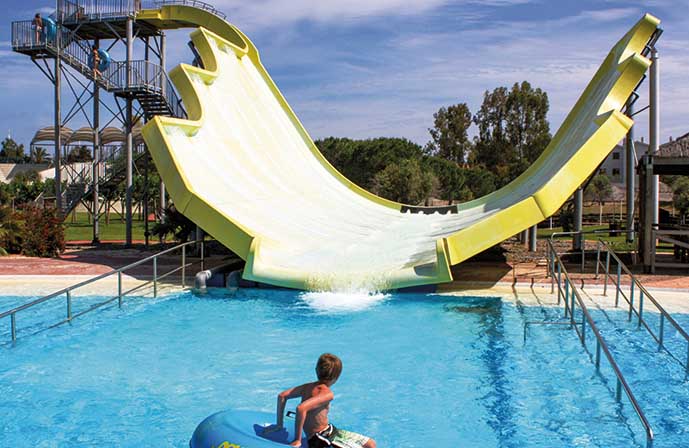 //www.jet2holidays.com/-/media/assets/product images - custom overview groups/reu/aquopolis/reu81266pinedaparkapartmentsaquopoliswaterpark101924.jpg